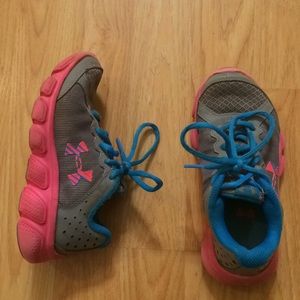 Girl's Under Armour Sneakers